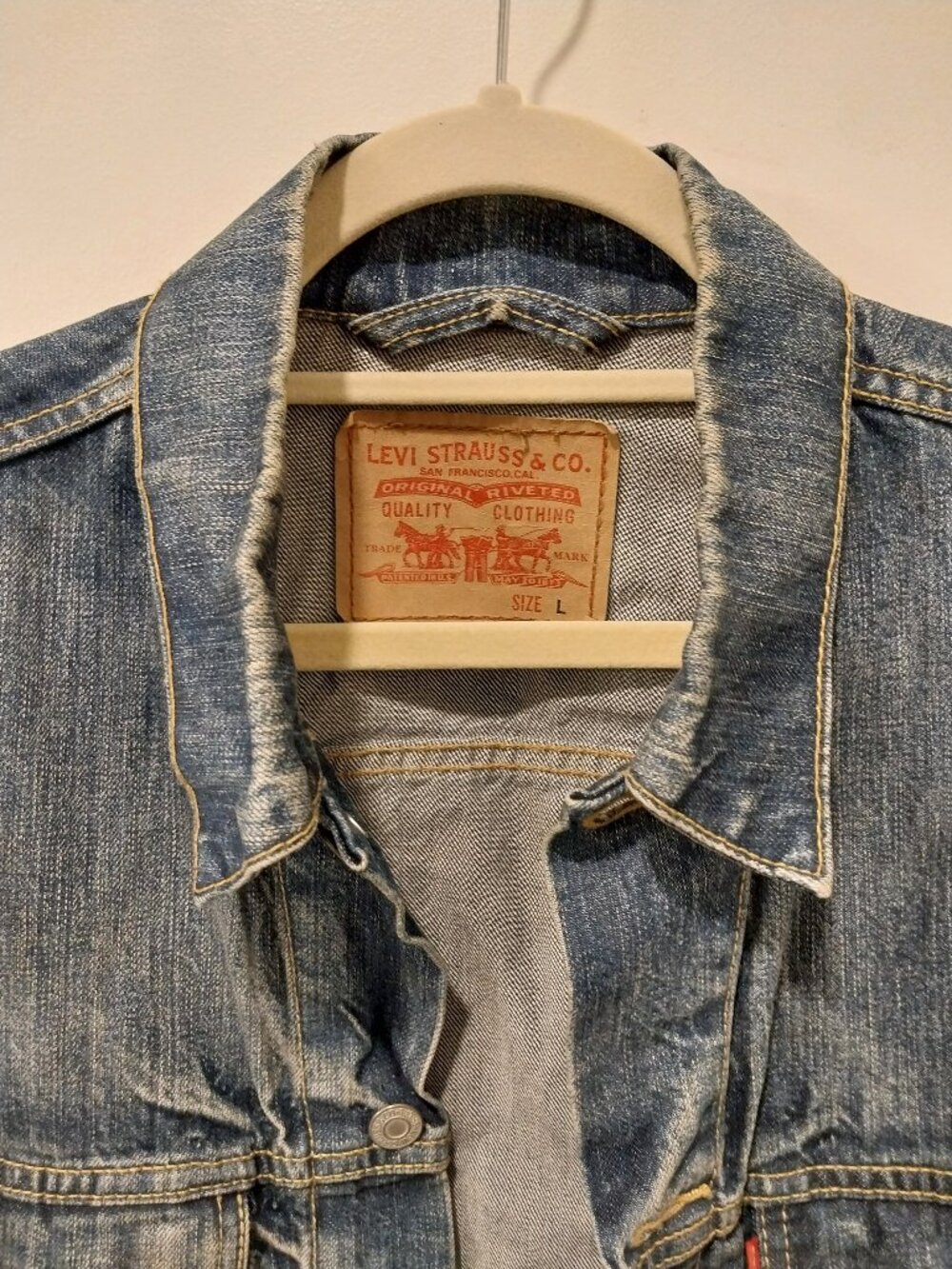 Levi's Strauss Vintage Distressed Jean Jacket - Picture 5 of 12